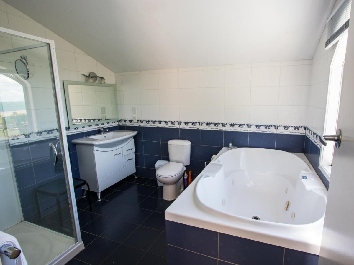 La Casa Al Mare - Golden Bay Beach House Tasman Exterior photo